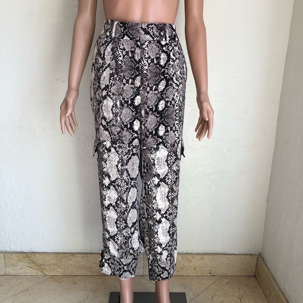 Express High-Waist Women's Size 6R Snakeskin Print Cargo Ankle Open-Ham Pants